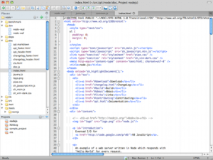 Komodo Edit - Available in Windows, Linux and Mac.